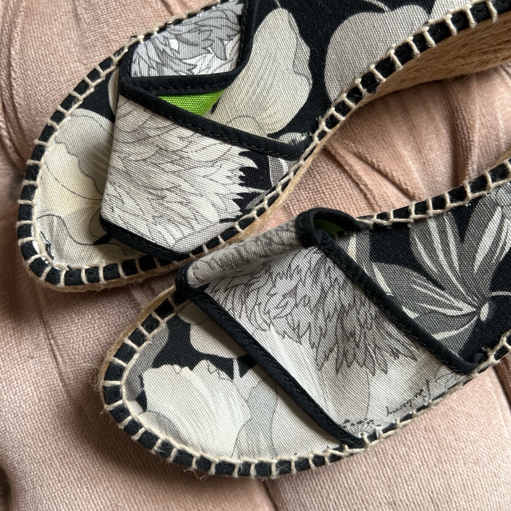 Burberry Tropical Black and Gray Espadrille Sandals - Picture 3 of 5